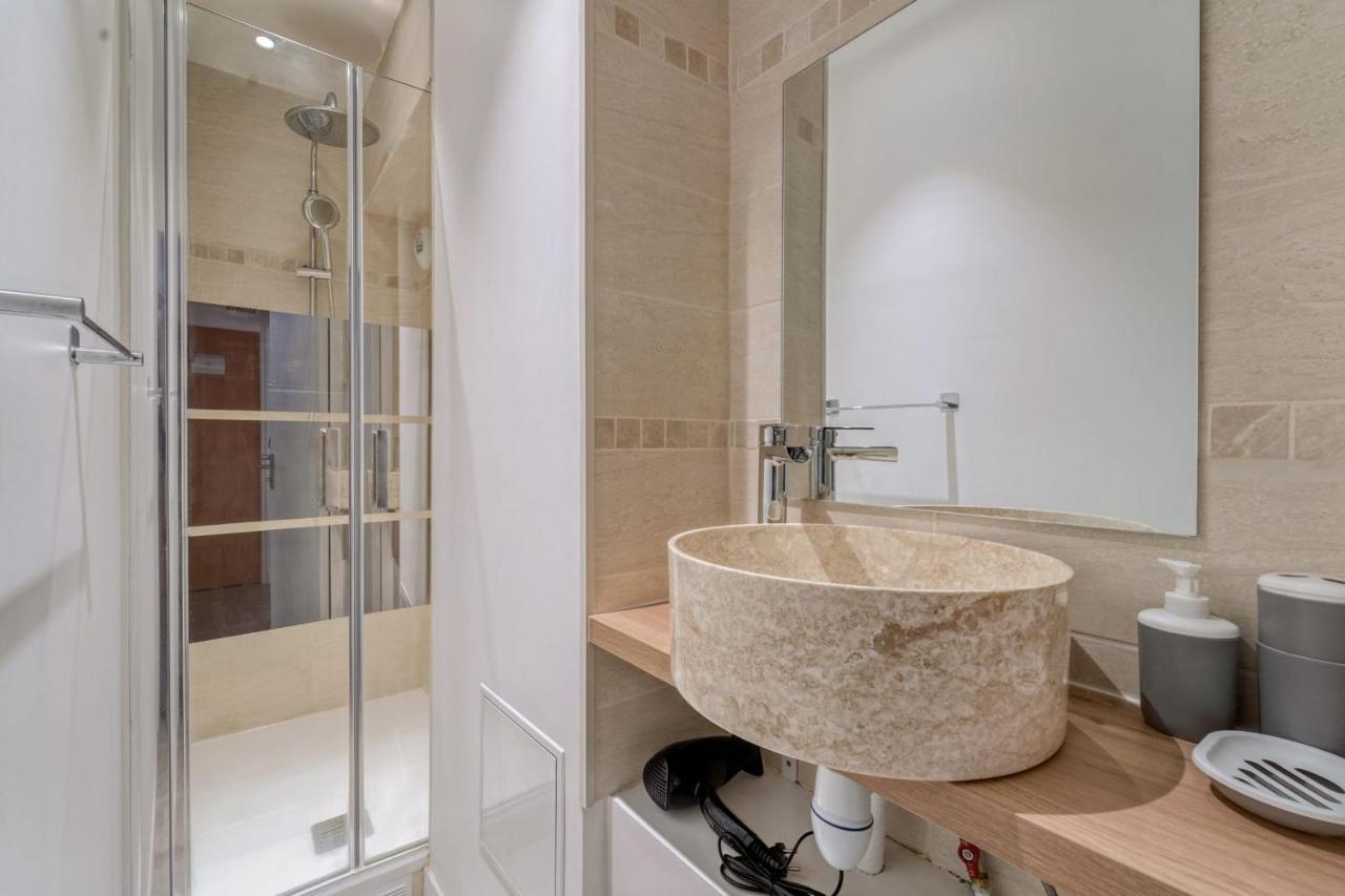 Beautiful Apartement With 2 Bedrooms In Paris Centre エクステリア 写真